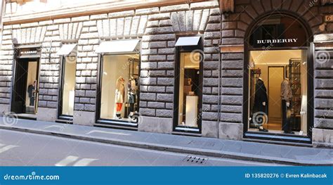 burberry via condotti orari|burberry italy online.